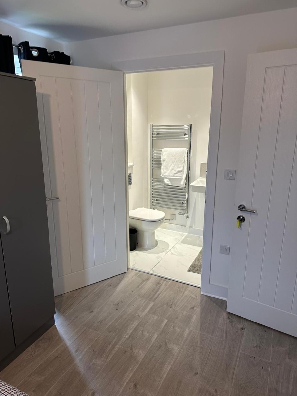 Lush King Ensuite In A Shared Home 曼彻斯特 外观 照片