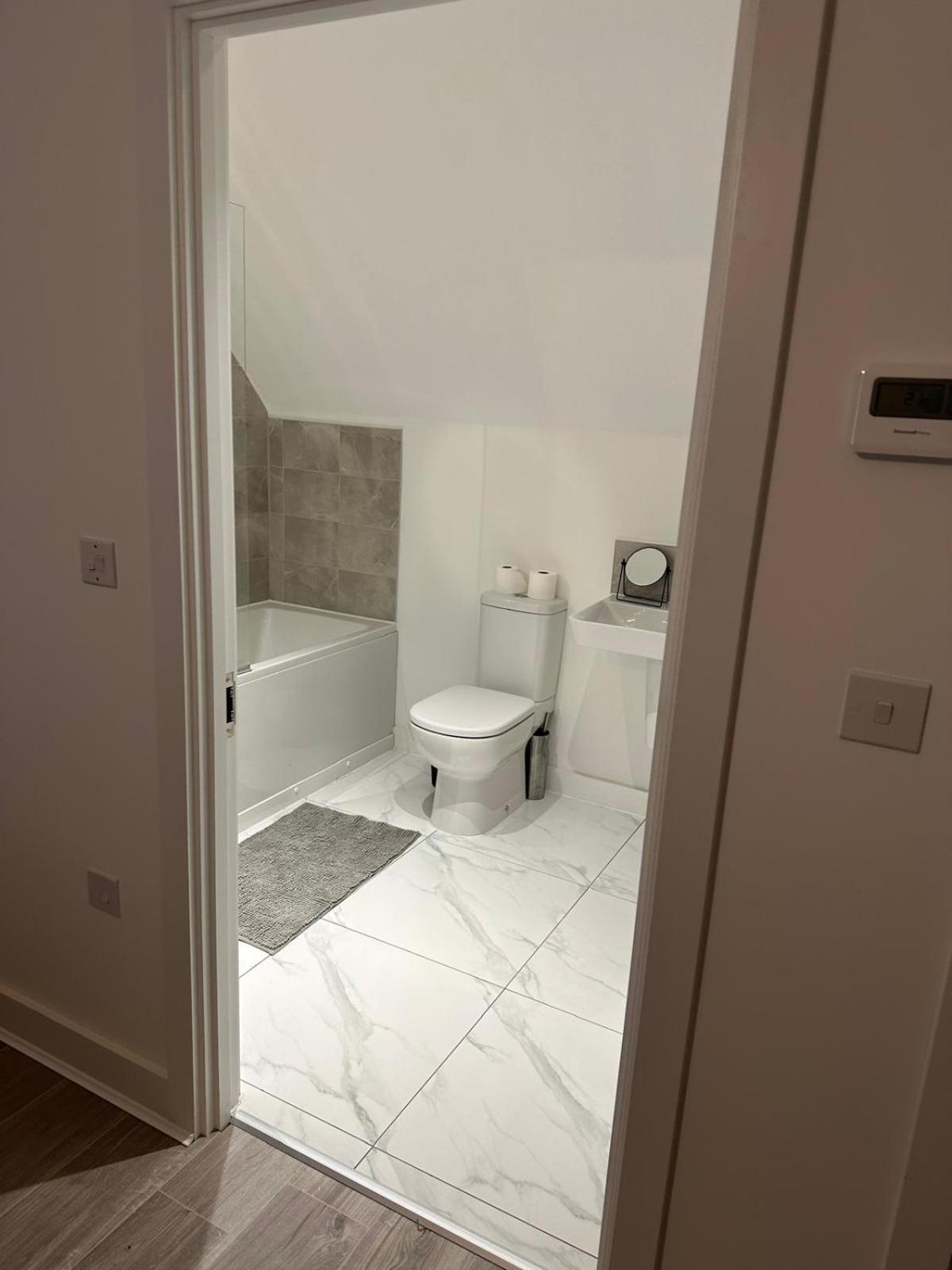 Lush King Ensuite In A Shared Home 曼彻斯特 外观 照片